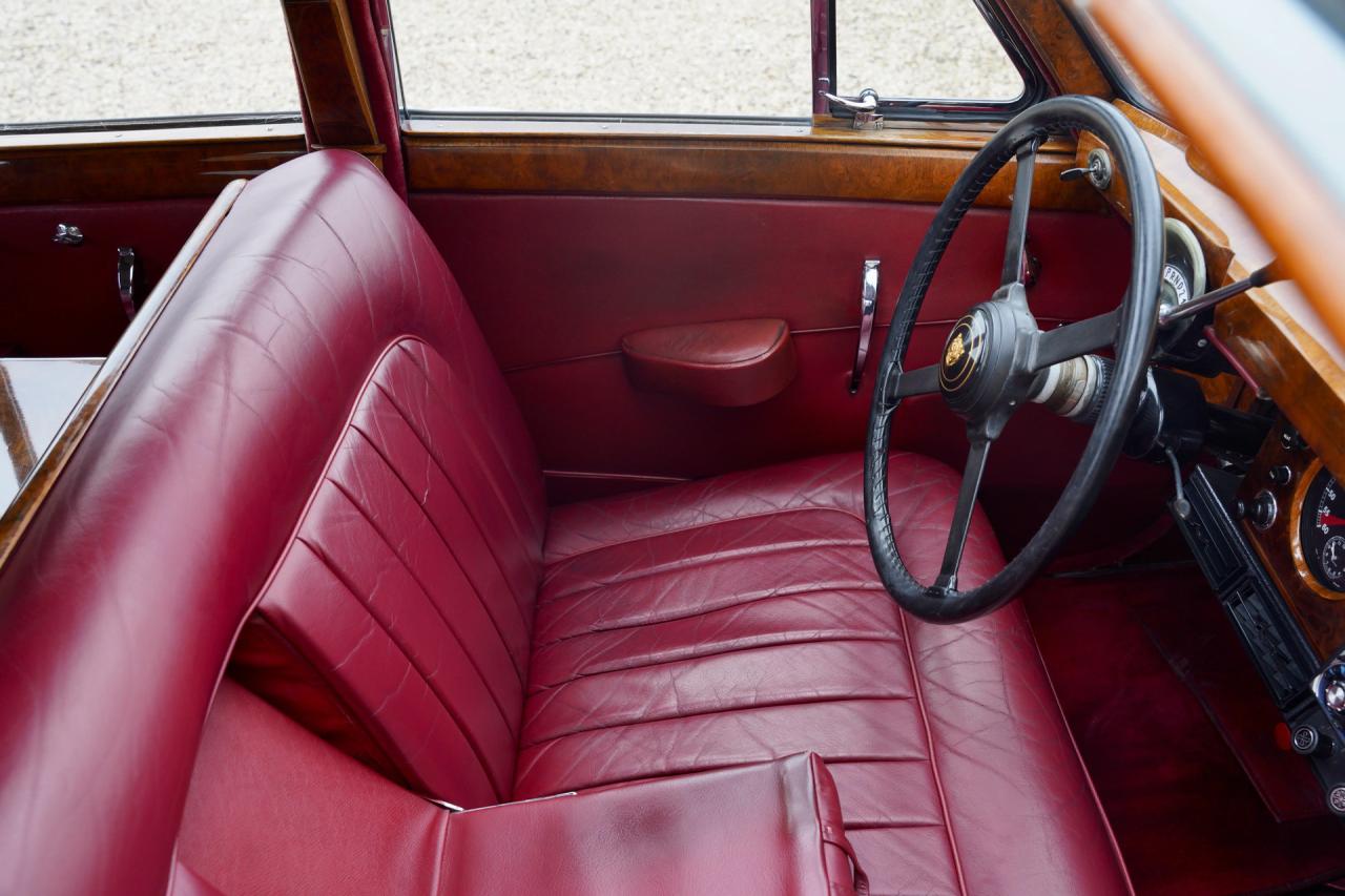 1959 Jaguar MK IX Saloon