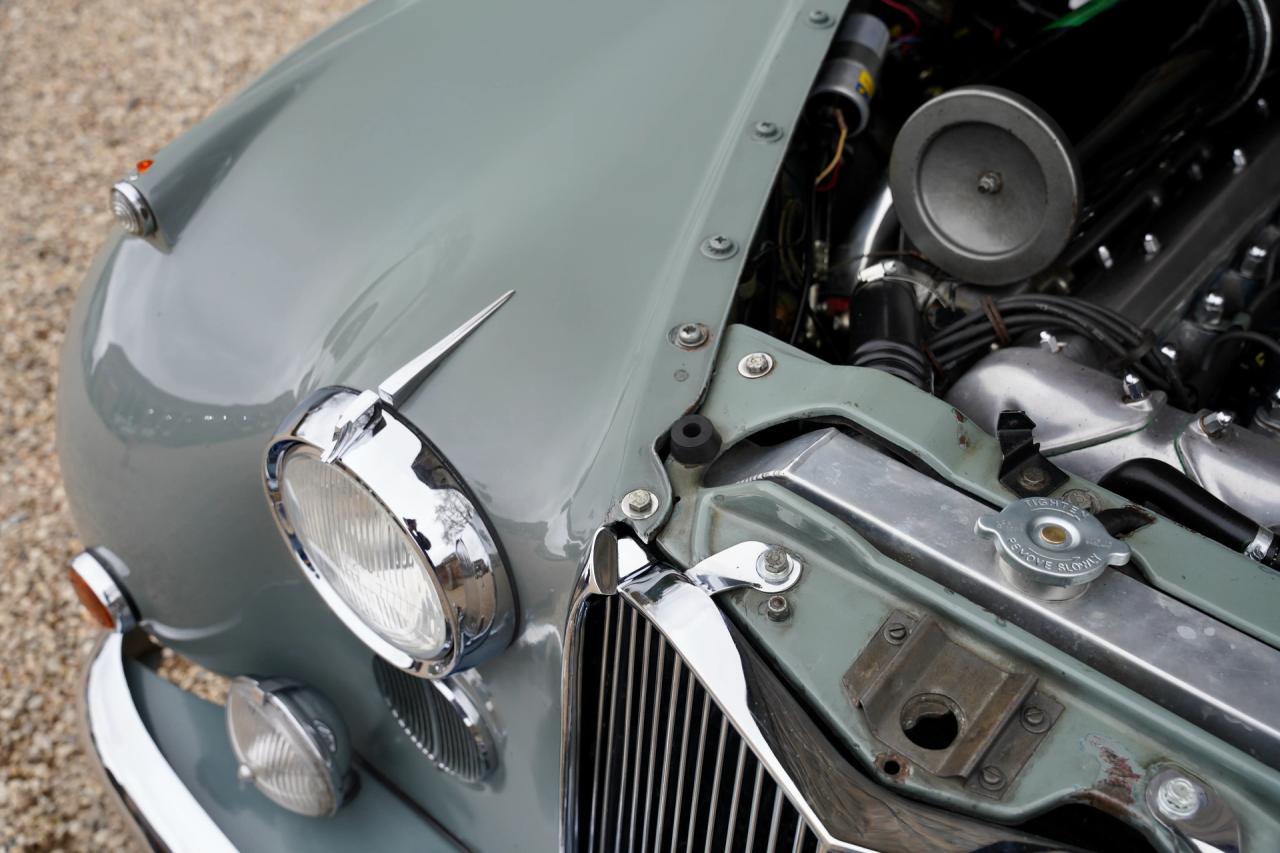 1959 Jaguar MK IX Saloon