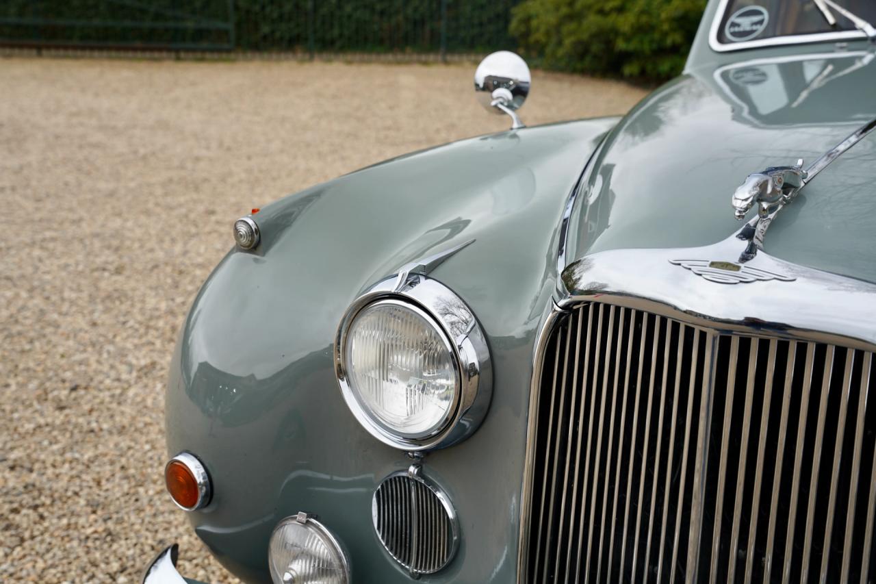 1959 Jaguar MK IX Saloon