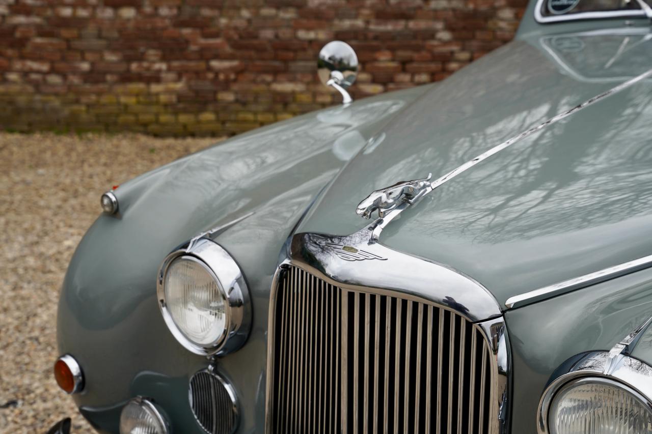 1959 Jaguar MK IX Saloon
