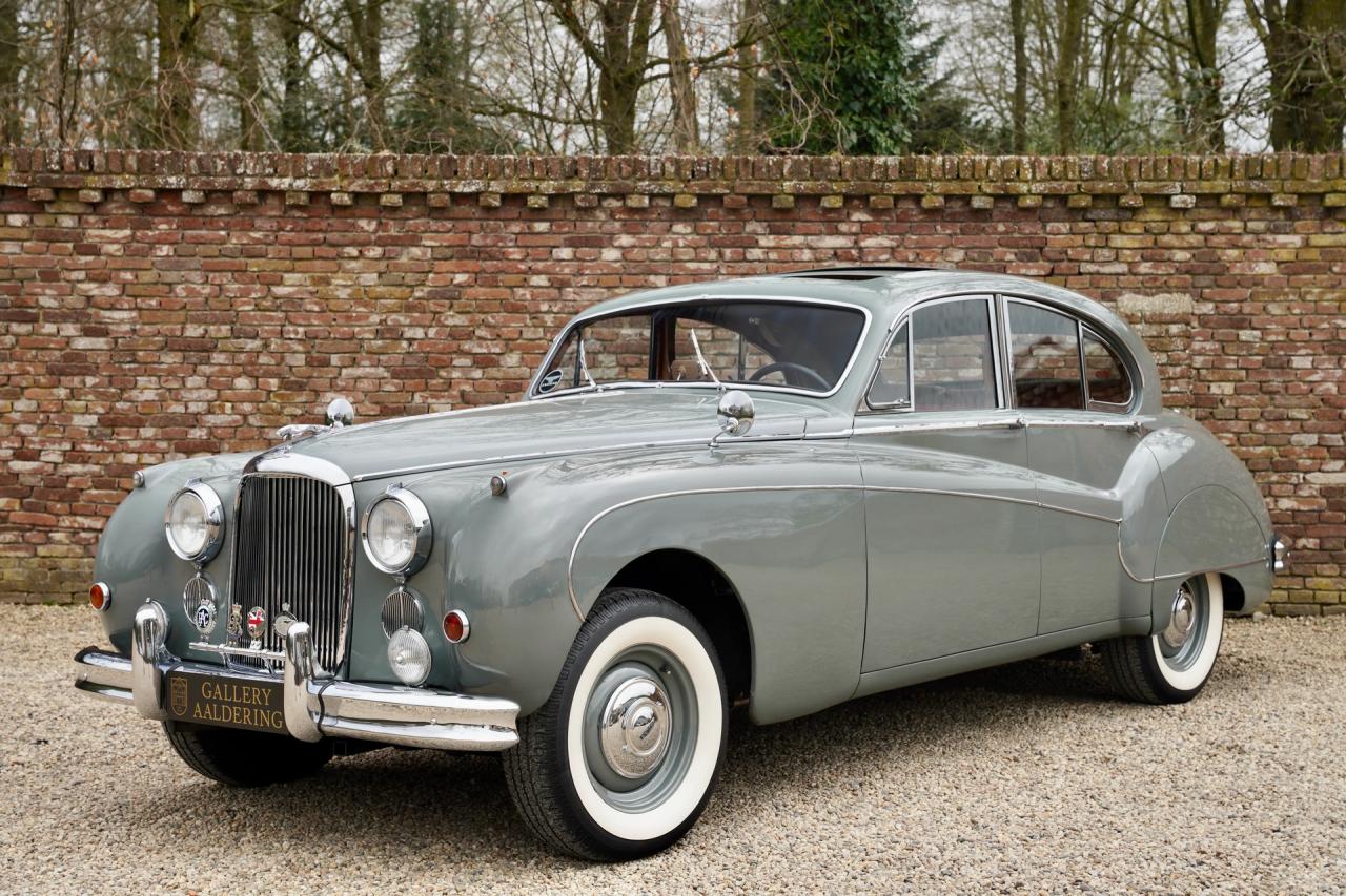 1959 Jaguar MK IX Saloon