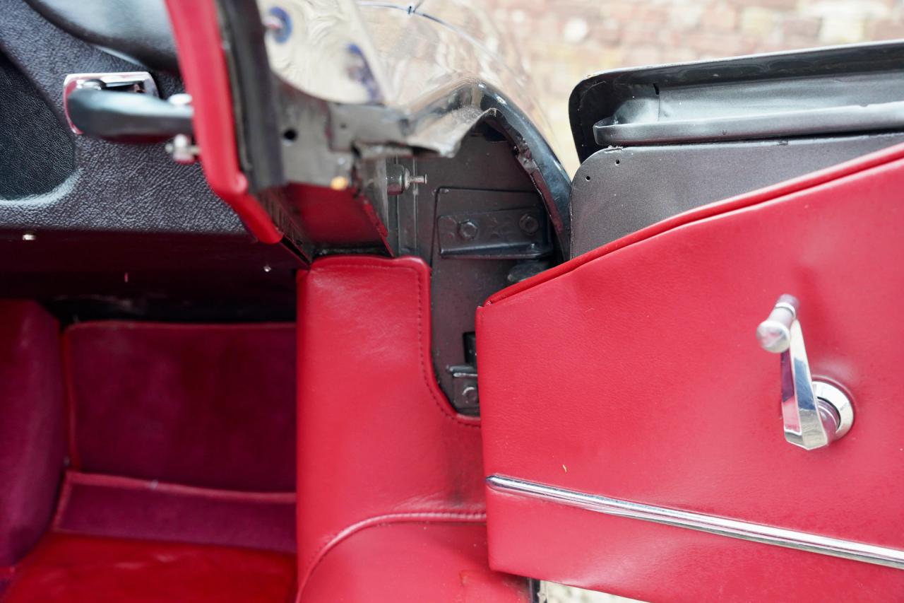 1961 Jaguar E-type &ldquo;Outside Bonnet Lock&rdquo; OTS Series I