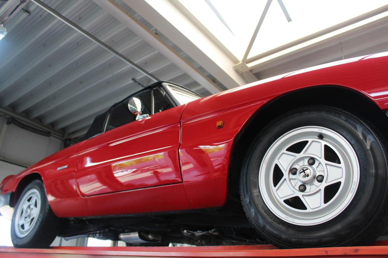 1990 Alfa Romeo Spider 2.0 Aerodynamica