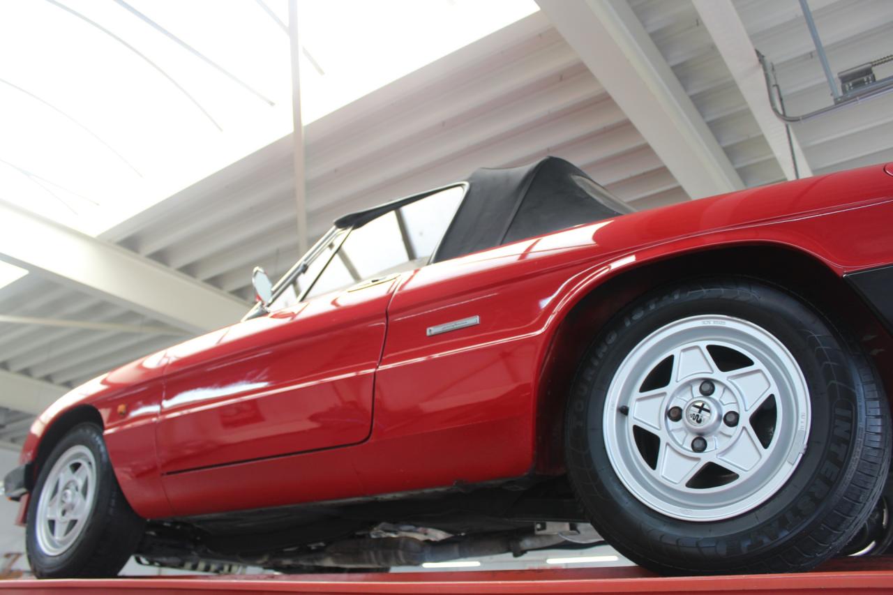 1990 Alfa Romeo Spider 2.0 Aerodynamica