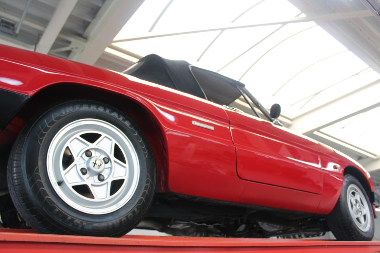 1990 Alfa Romeo Spider 2.0 Aerodynamica