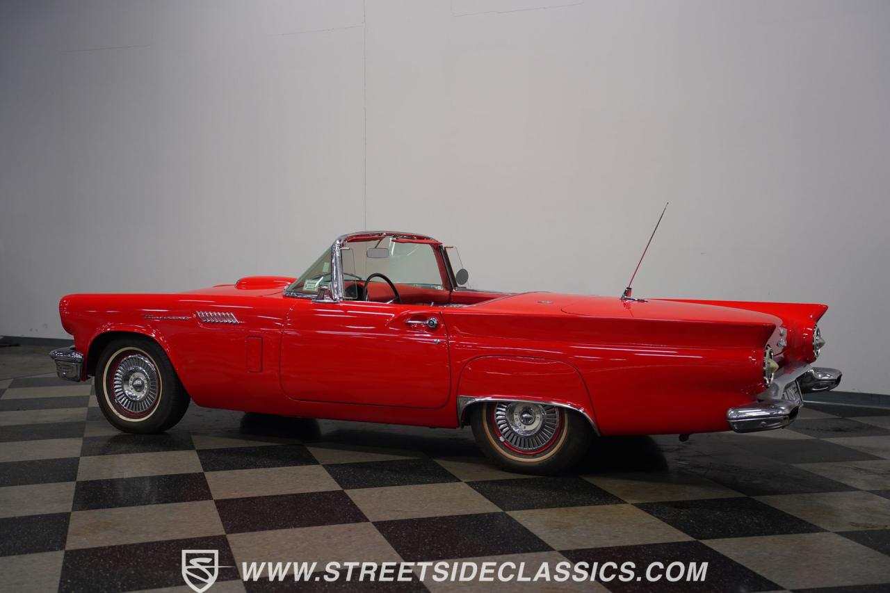 1957 Ford Thunderbird