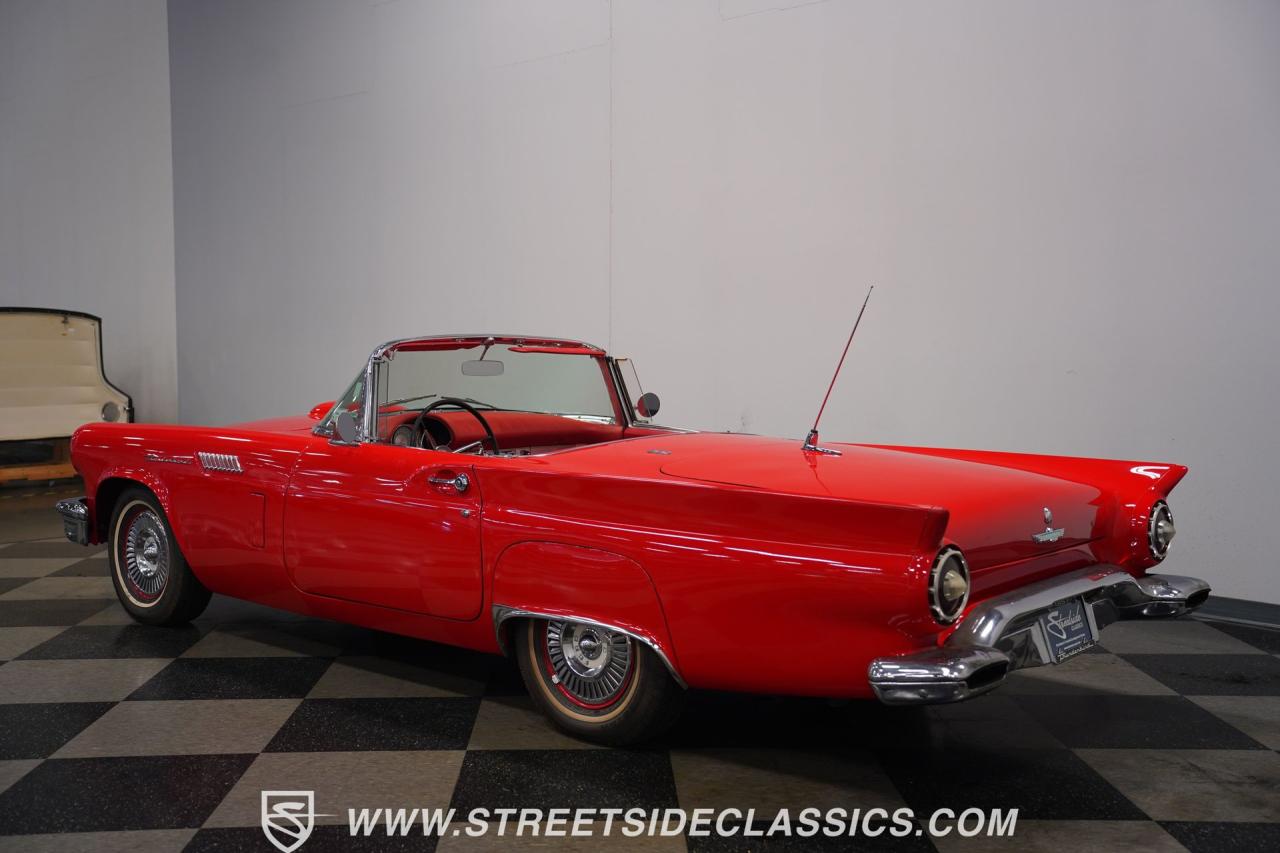 1957 Ford Thunderbird