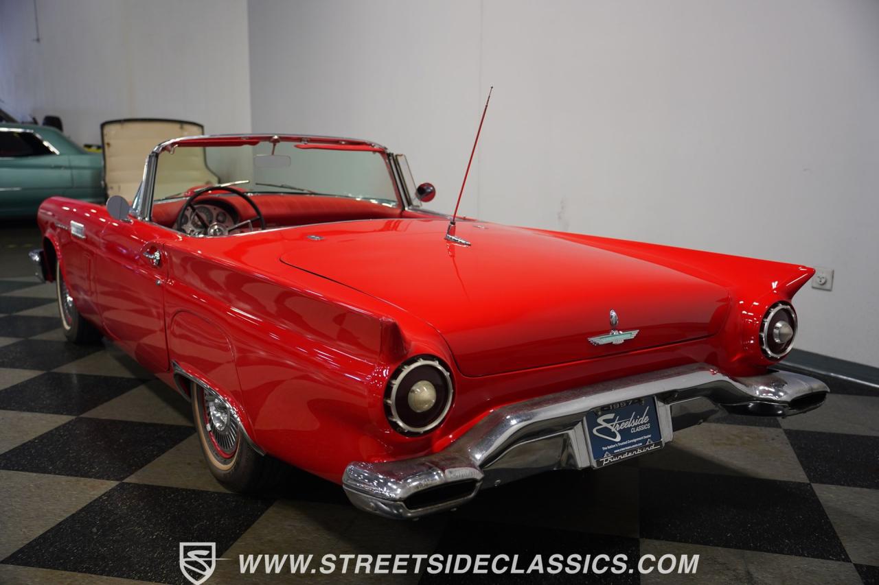 1957 Ford Thunderbird