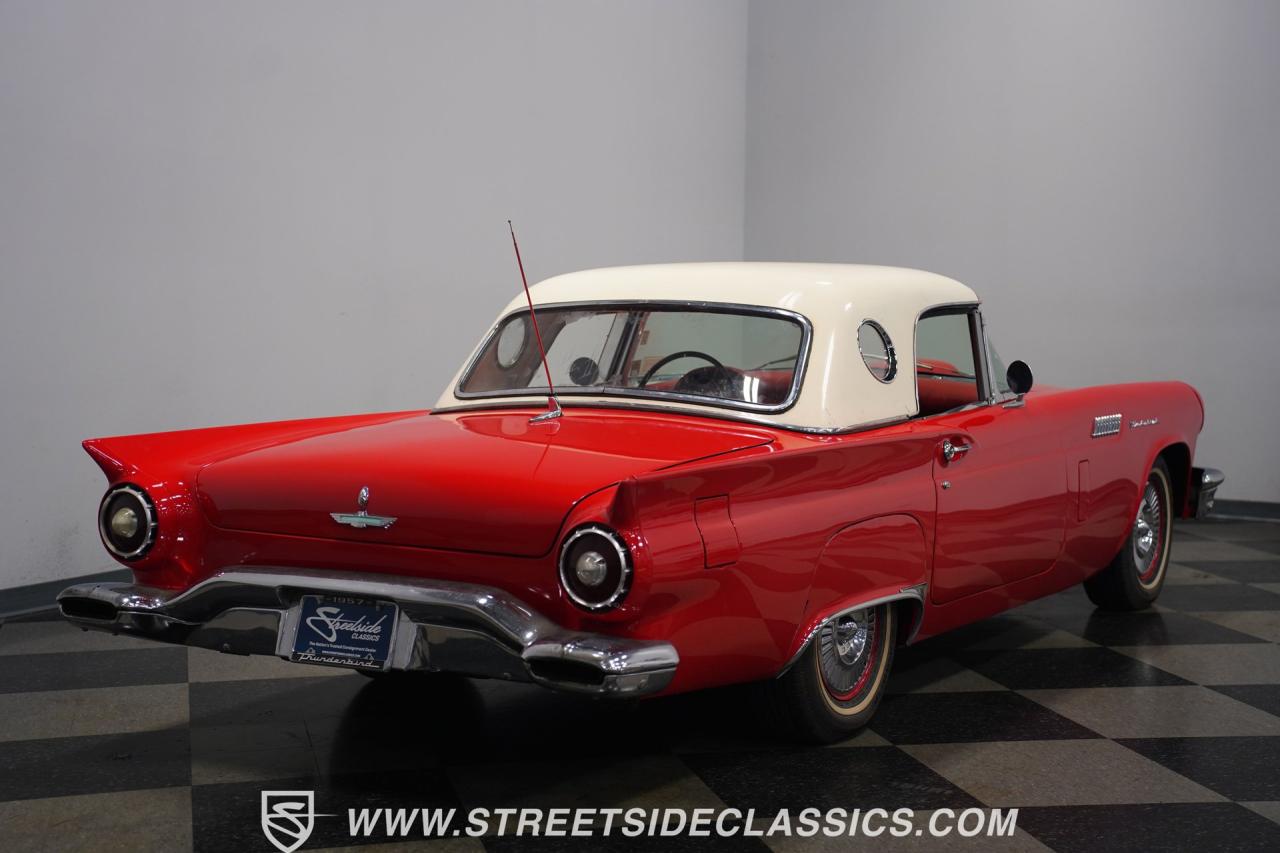 1957 Ford Thunderbird