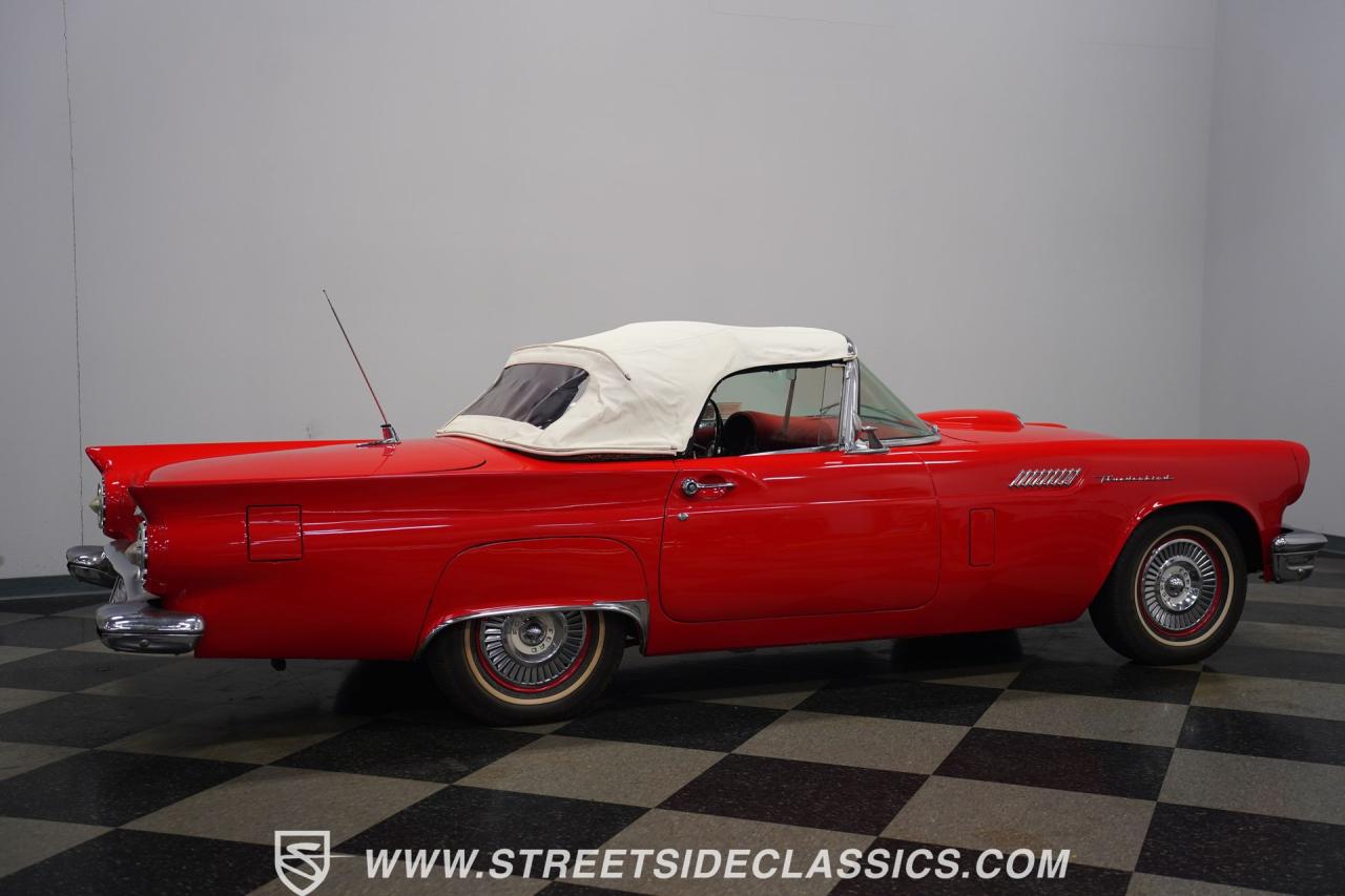 1957 Ford Thunderbird