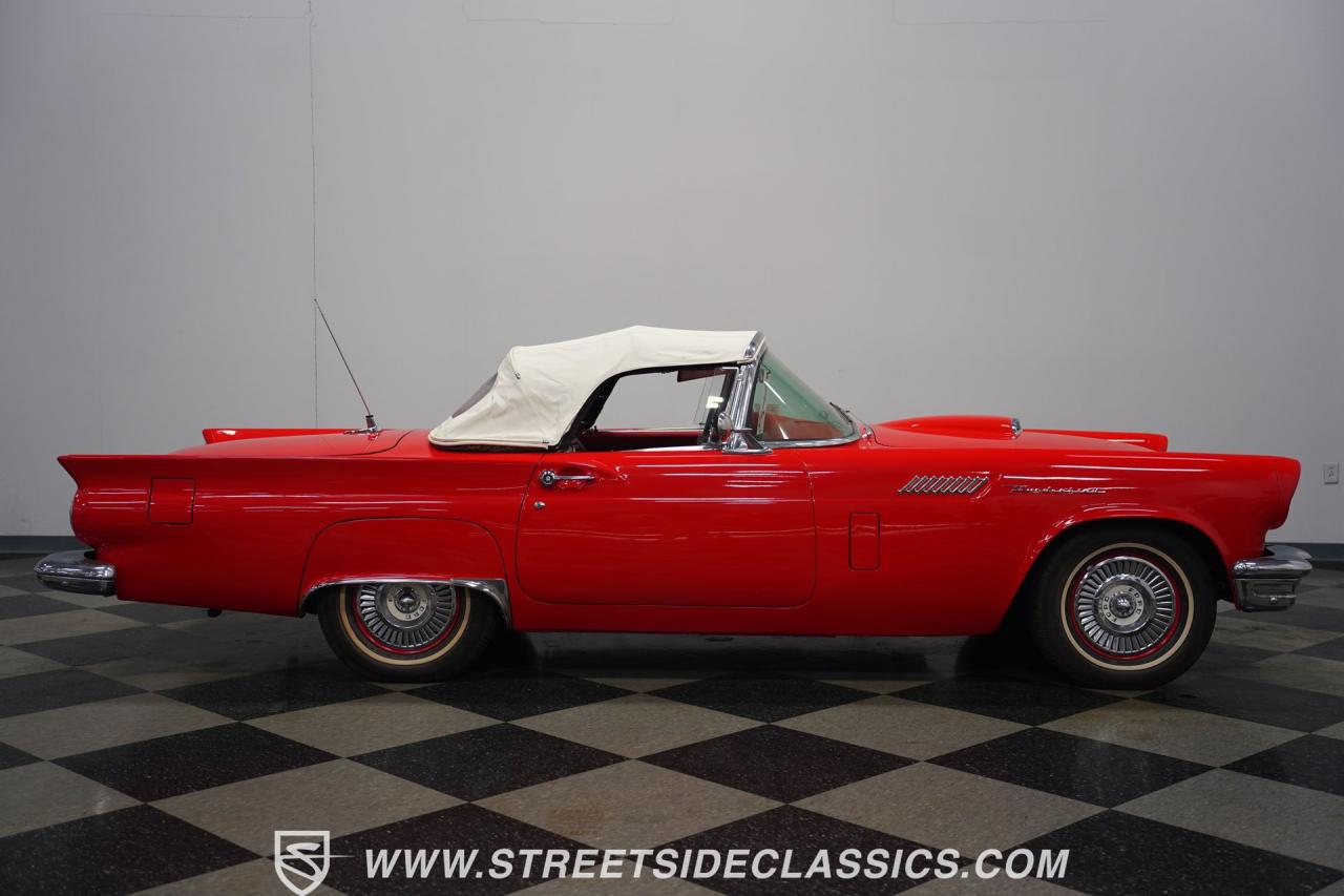 1957 Ford Thunderbird