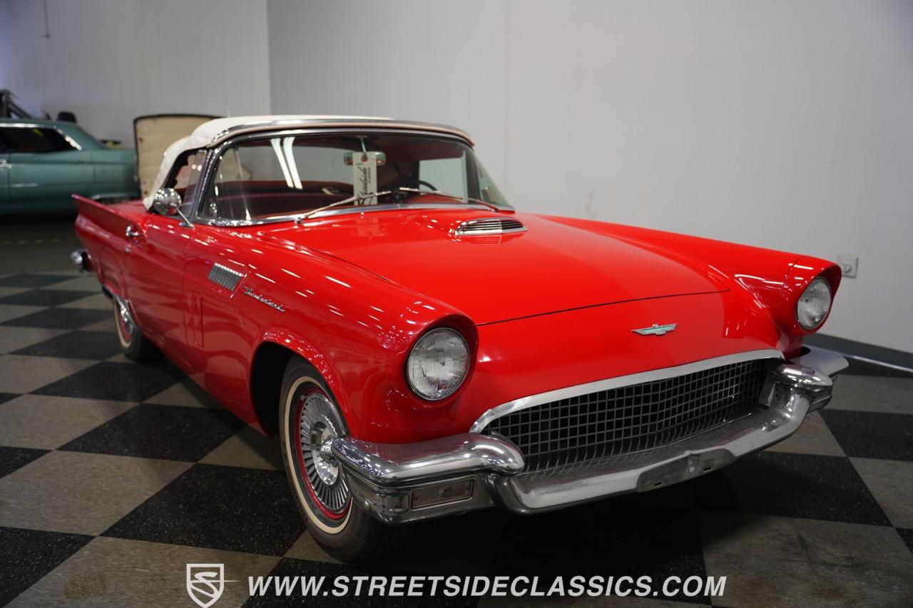 1957 Ford Thunderbird