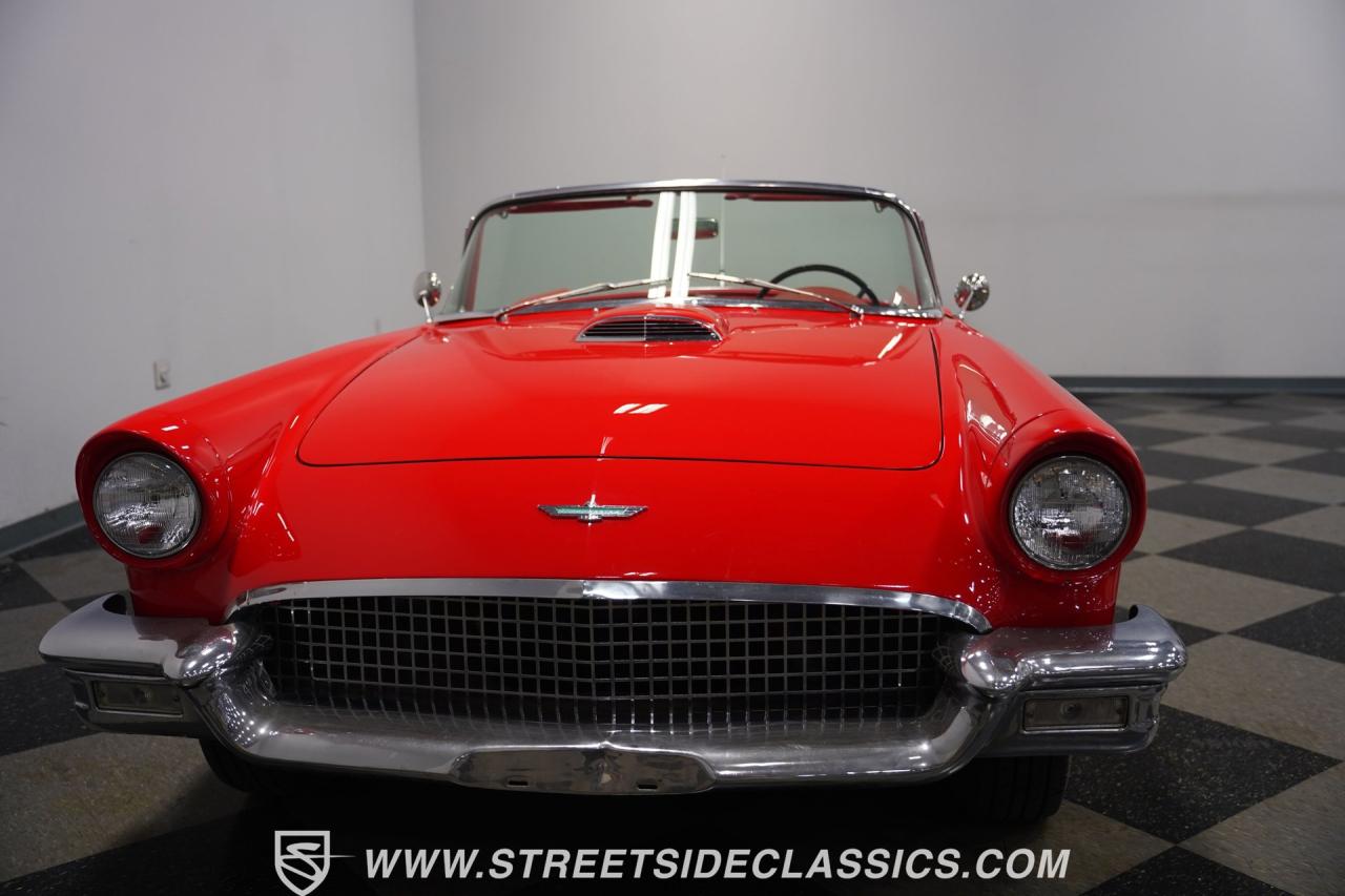 1957 Ford Thunderbird