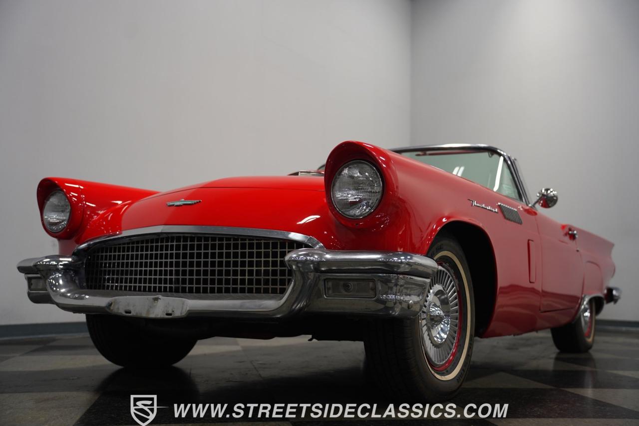 1957 Ford Thunderbird