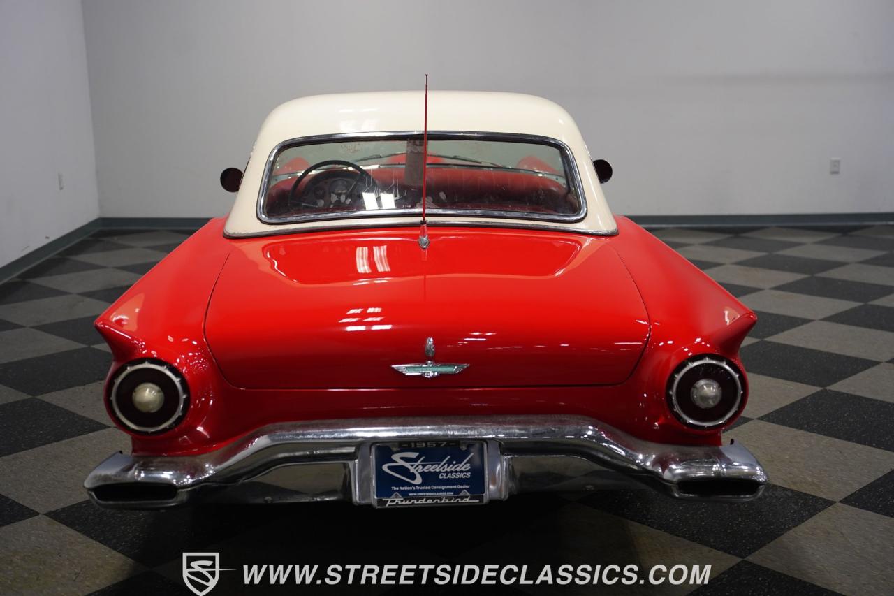 1957 Ford Thunderbird
