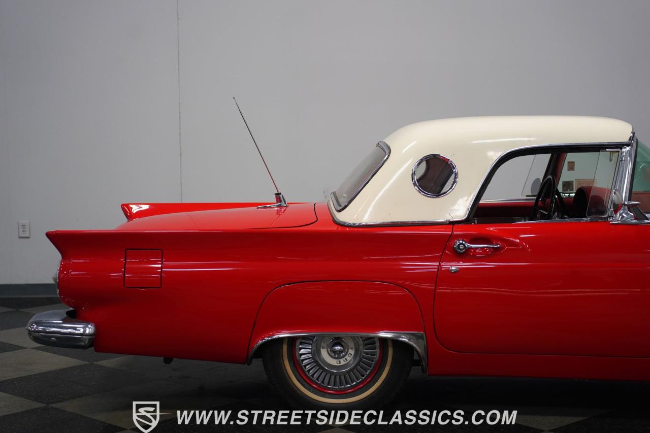 1957 Ford Thunderbird