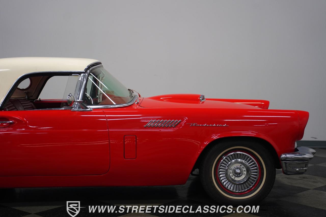 1957 Ford Thunderbird