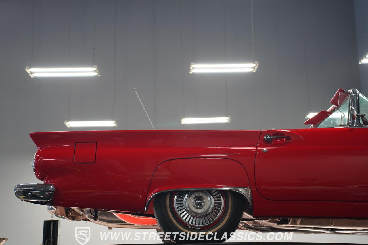 1957 Ford Thunderbird