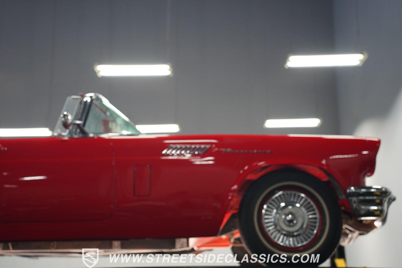 1957 Ford Thunderbird