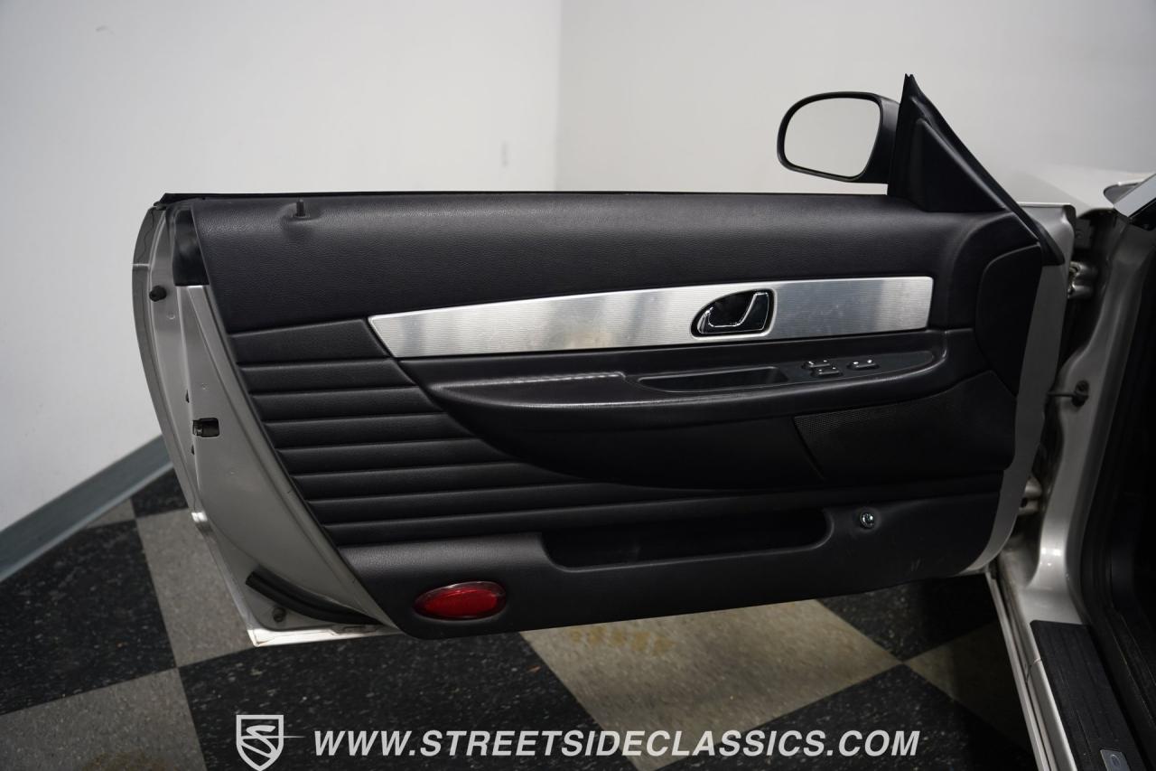 2004 Ford Thunderbird