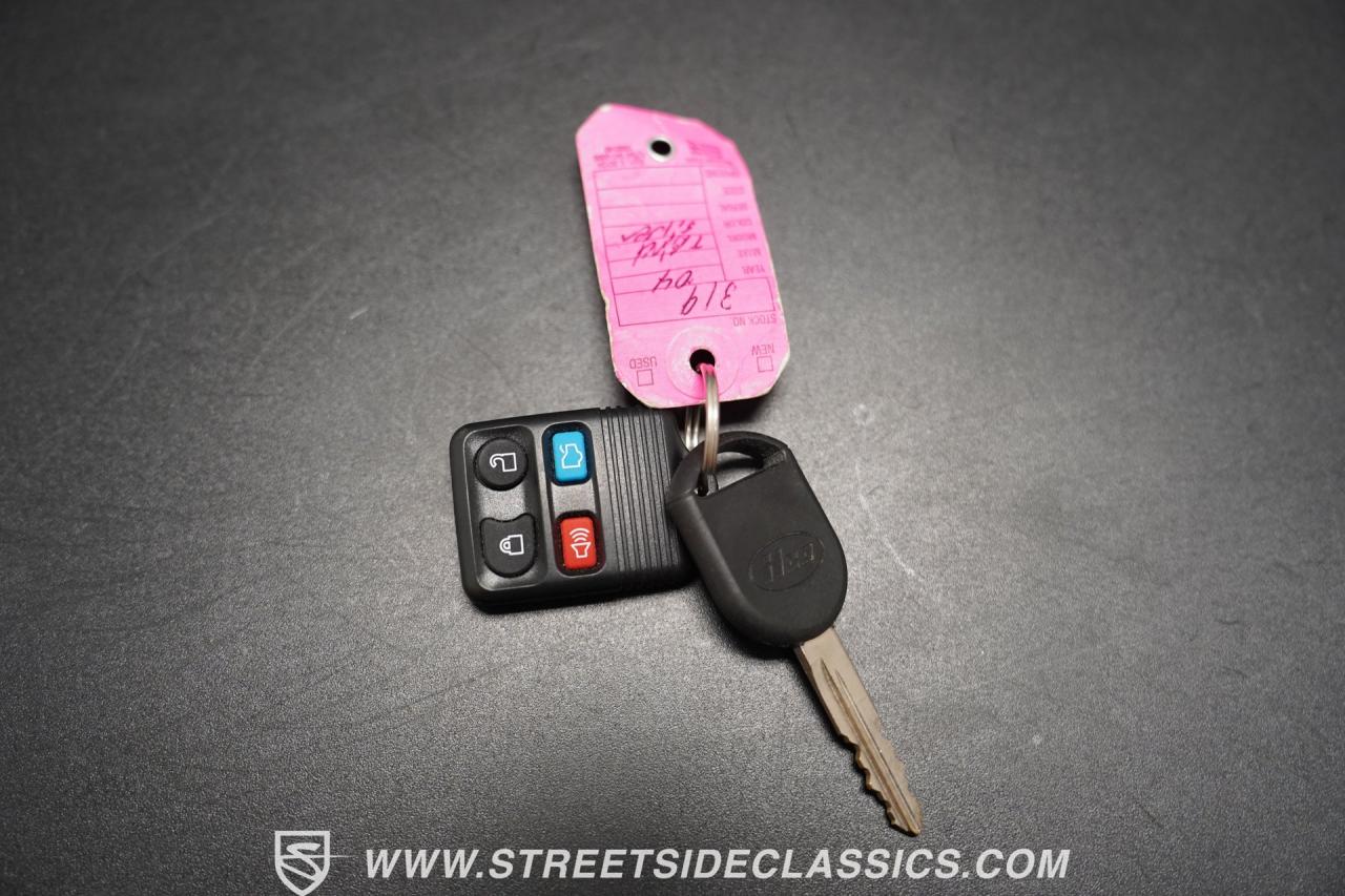 2004 Ford Thunderbird