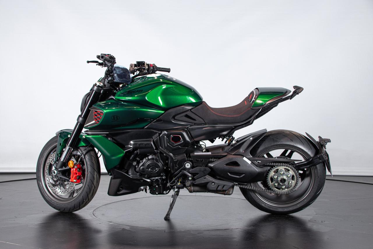 2024 Ducati DUCATI DIAVEL V4 BENTLEY