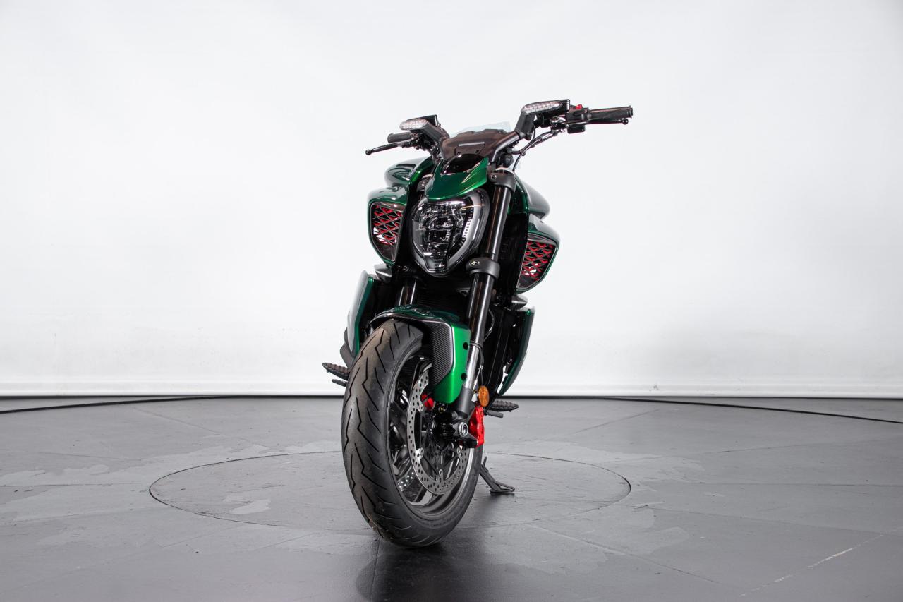 2024 Ducati DUCATI DIAVEL V4 BENTLEY