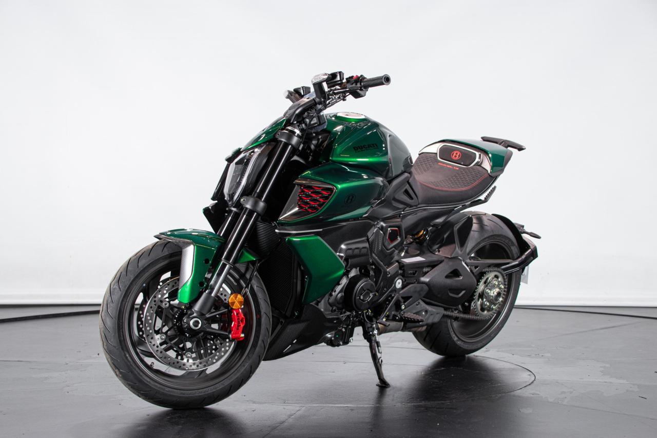 2024 Ducati DUCATI DIAVEL V4 BENTLEY