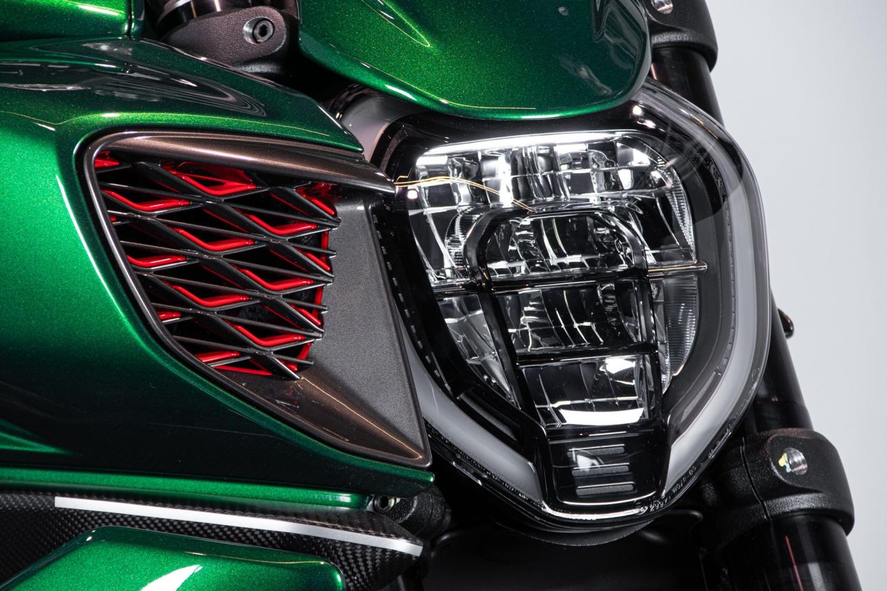 2024 Ducati DUCATI DIAVEL V4 BENTLEY