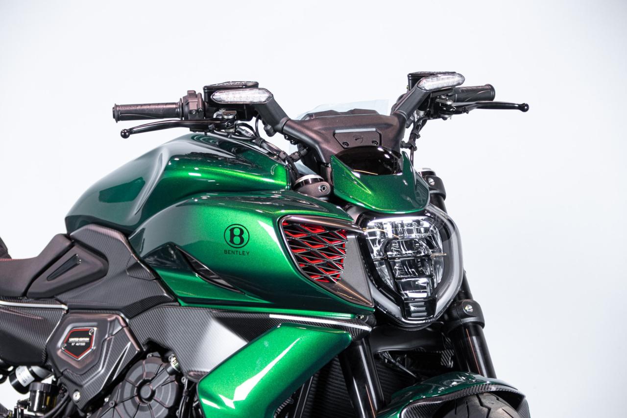 2024 Ducati DUCATI DIAVEL V4 BENTLEY