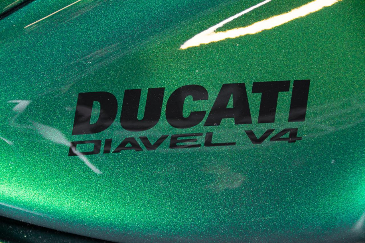 2024 Ducati DUCATI DIAVEL V4 BENTLEY