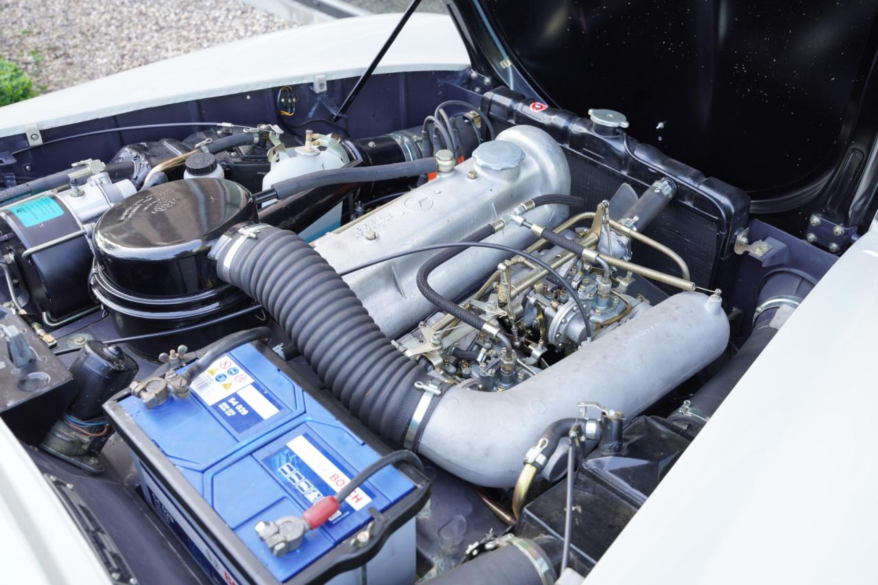 1962 Mercedes - Benz Mercedes Benz 190 SL &ldquo;Wei&szlig;&shy;grau &uuml;ber Rot&rdquo;