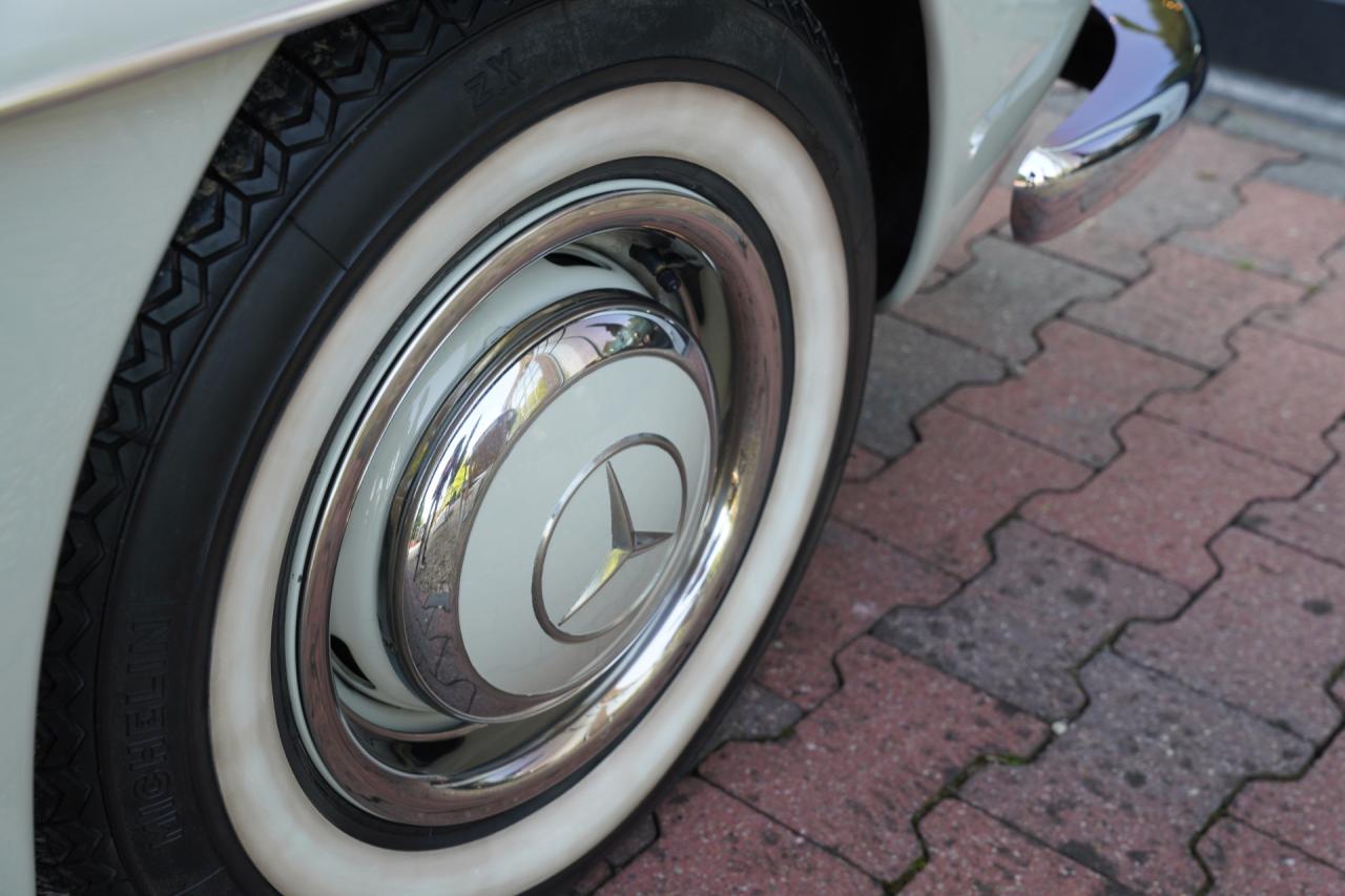 1962 Mercedes - Benz Mercedes Benz 190 SL &ldquo;Wei&szlig;&shy;grau &uuml;ber Rot&rdquo;