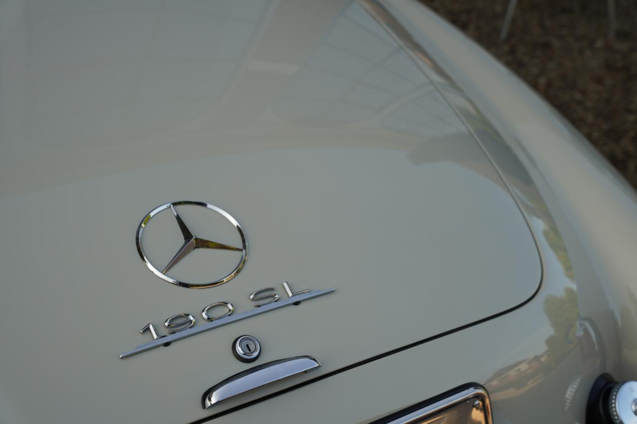 1962 Mercedes - Benz Mercedes Benz 190 SL &ldquo;Wei&szlig;&shy;grau &uuml;ber Rot&rdquo;