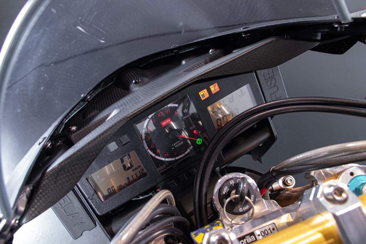 2002 Aprilia RSV R 1000 TUONO