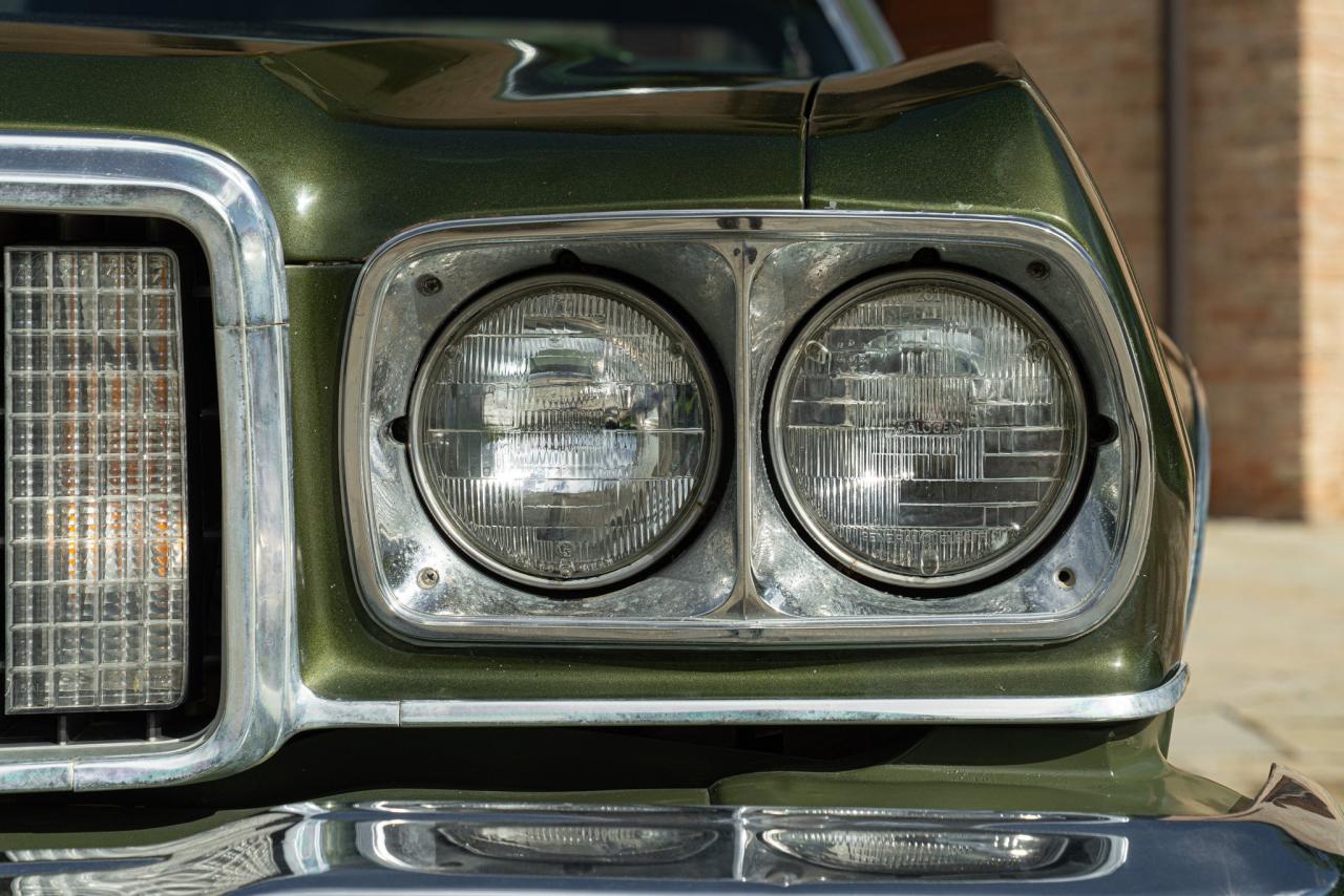 1976 Ford GRAN TORINO 4 DOOR 5.7 V8 BROUGHAM