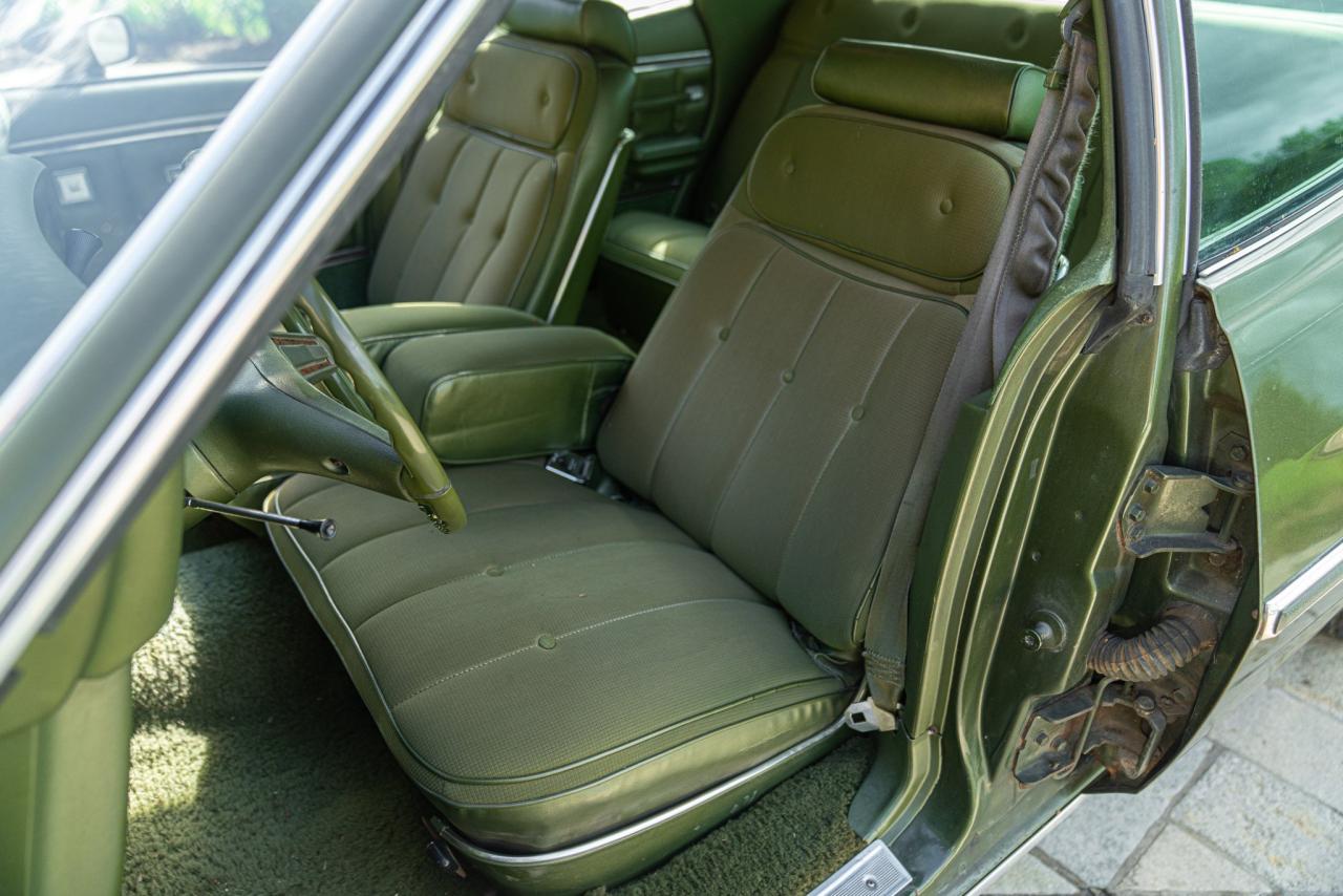 1976 Ford GRAN TORINO 4 DOOR 5.7 V8 BROUGHAM