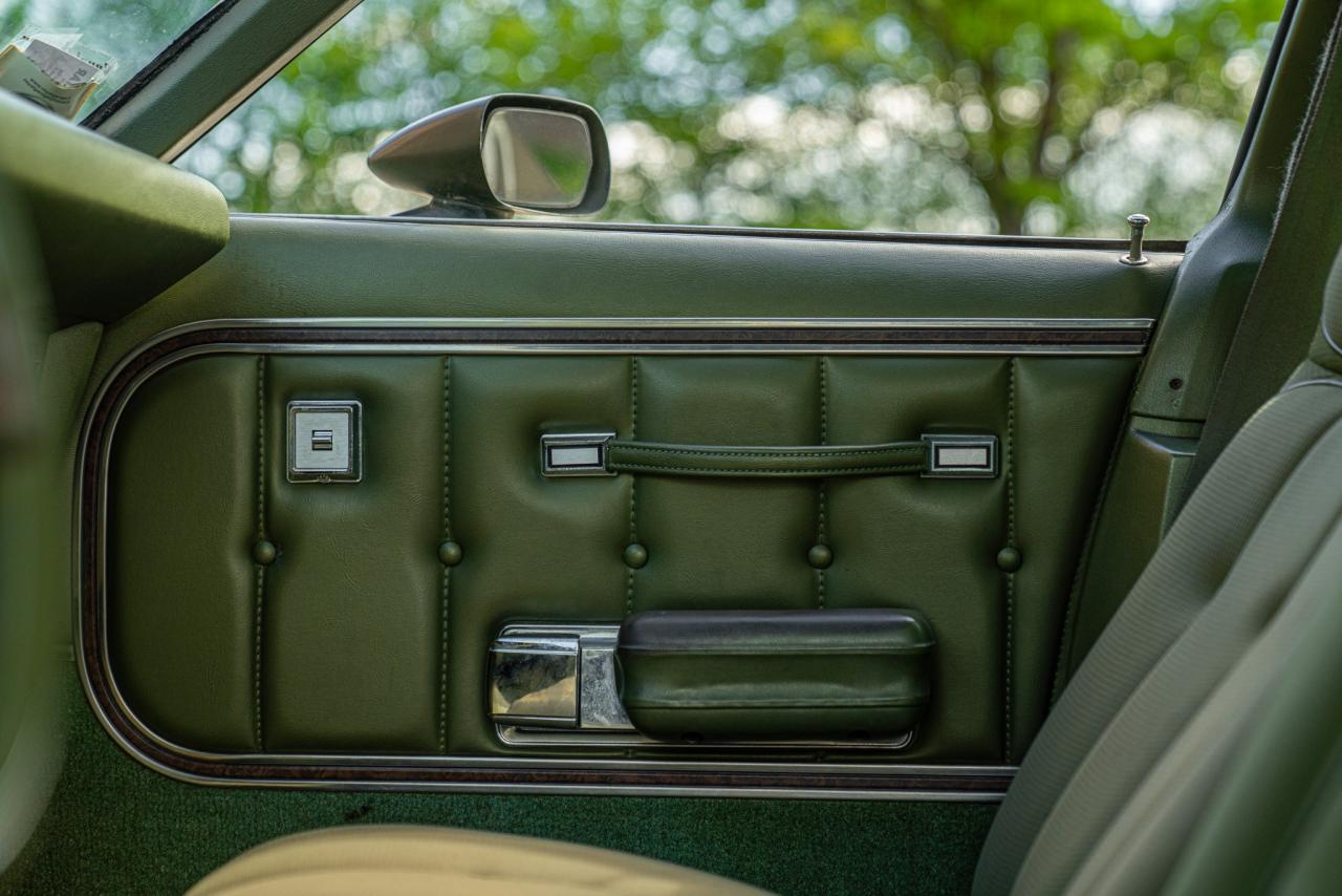 1976 Ford GRAN TORINO 4 DOOR 5.7 V8 BROUGHAM