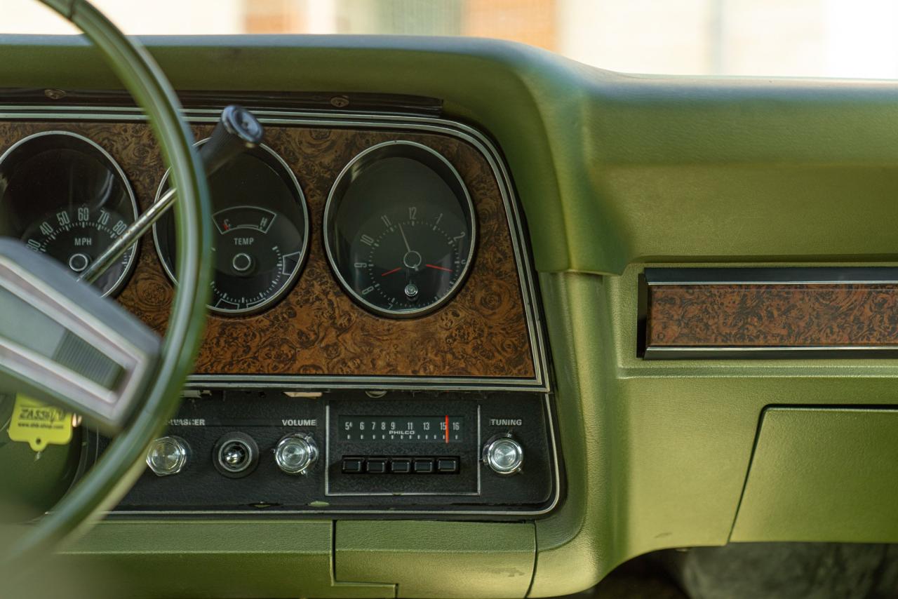 1976 Ford GRAN TORINO 4 DOOR 5.7 V8 BROUGHAM