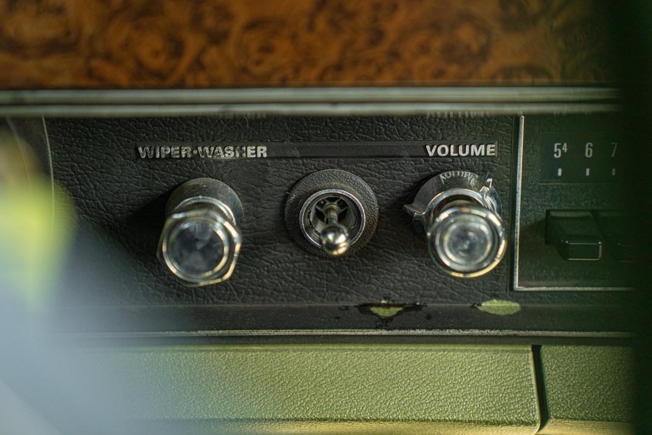 1976 Ford GRAN TORINO 4 DOOR 5.7 V8 BROUGHAM