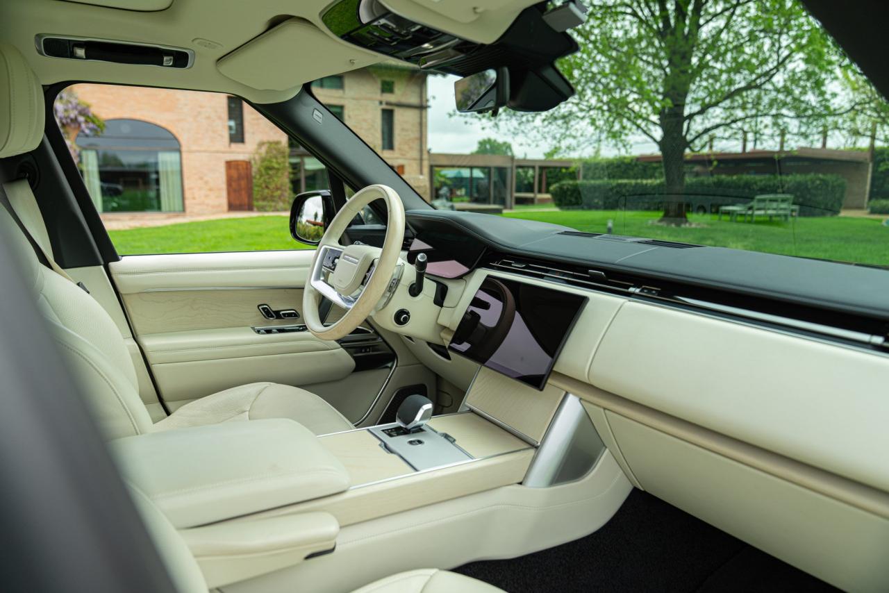 2024 Land Rover RANGE ROVER 4.4 V8 AUTOBIOGRAPHY