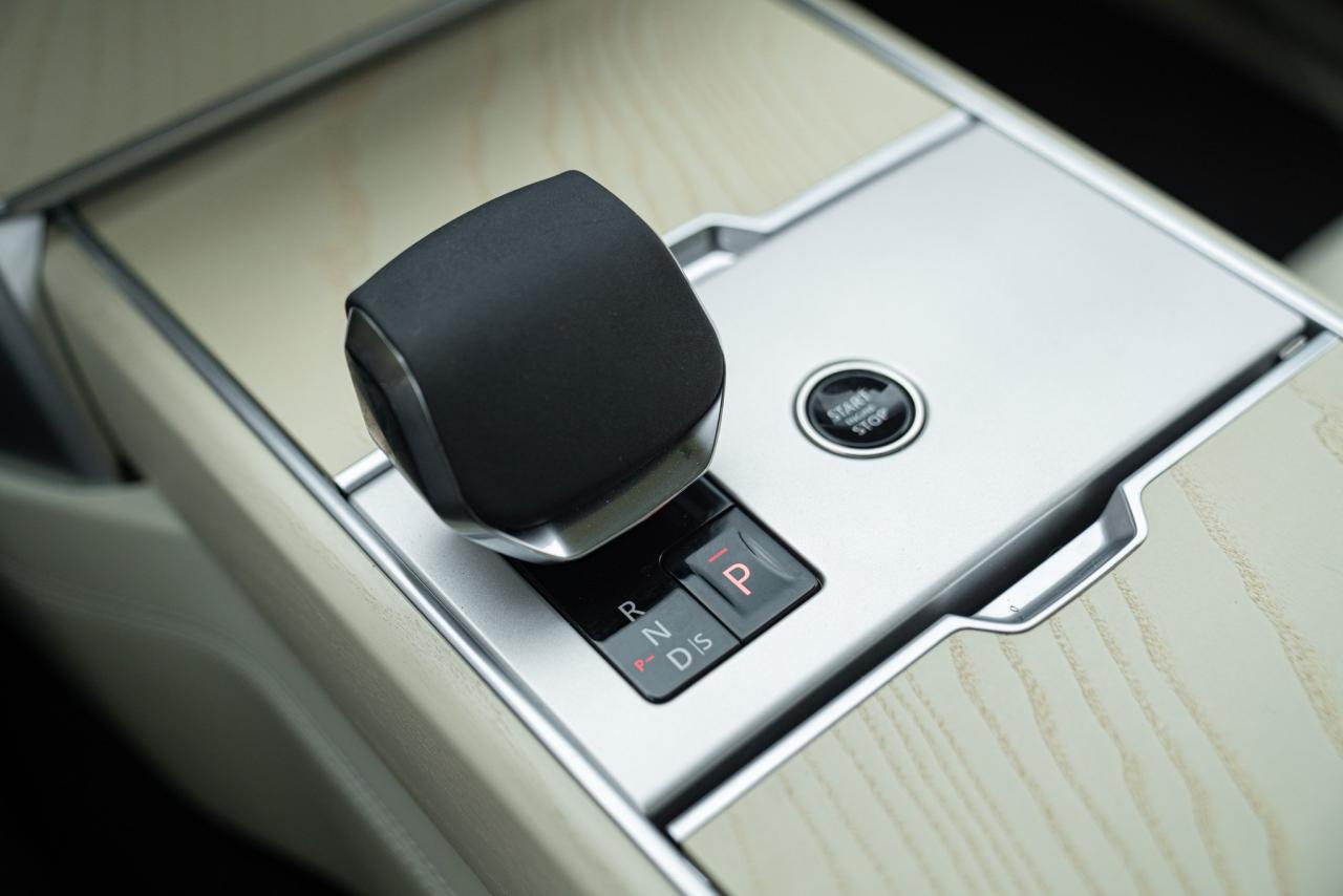 2024 Land Rover RANGE ROVER 4.4 V8 AUTOBIOGRAPHY