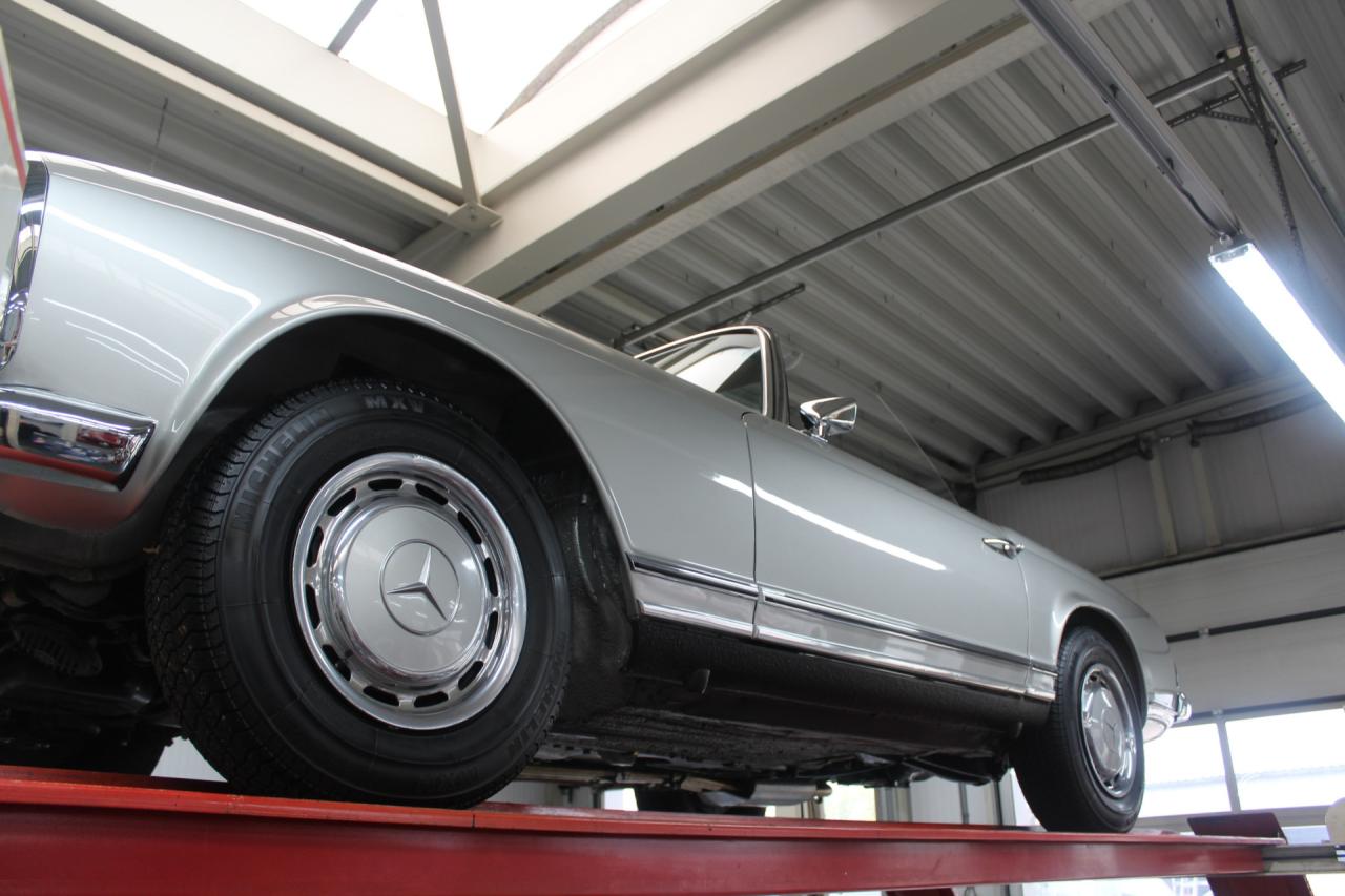 1969 Mercedes - Benz Mercedes Benz 280 SL Pagode &ldquo;Extensively restored&rdquo;