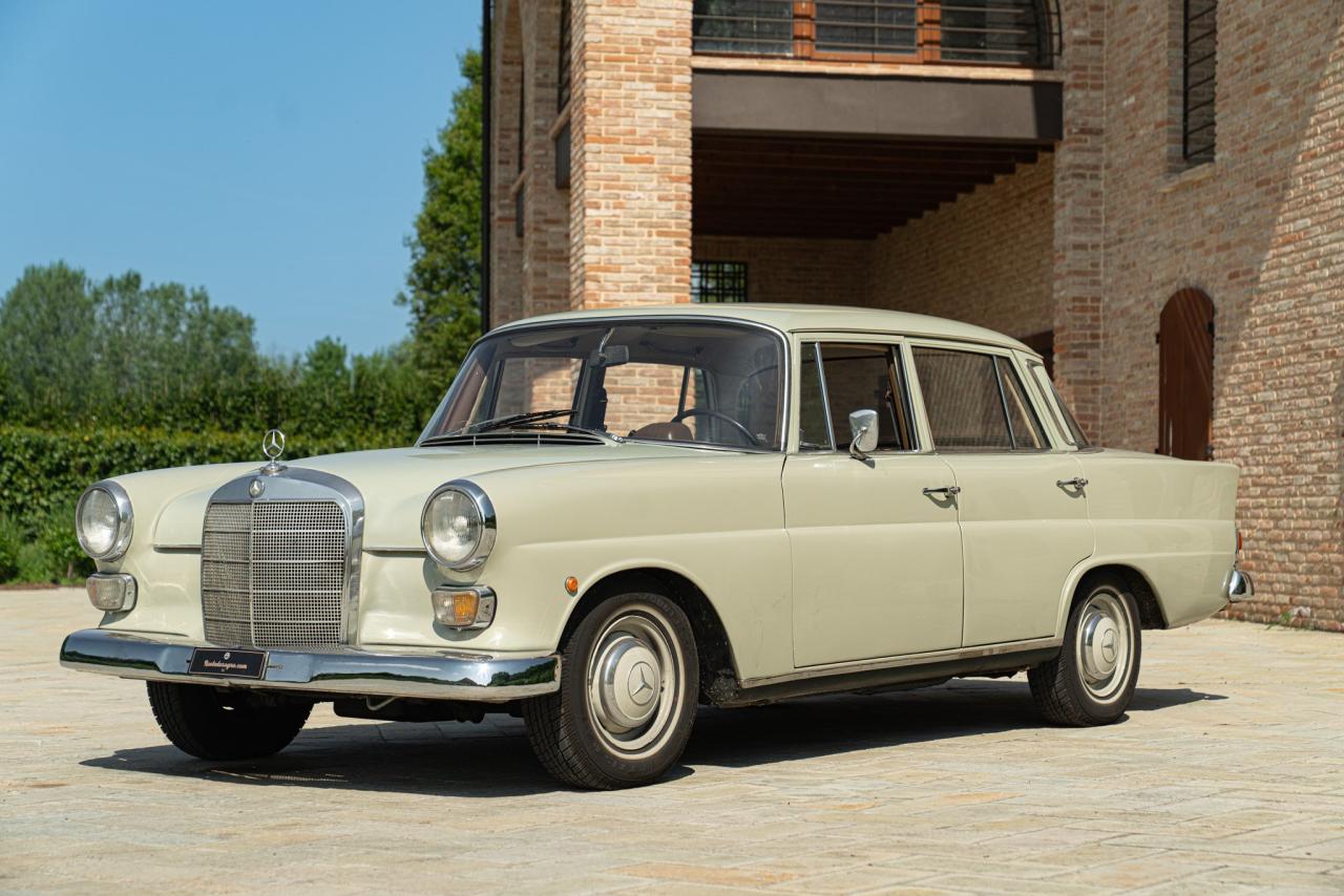 1966 Mercedes - Benz 200 CODINE