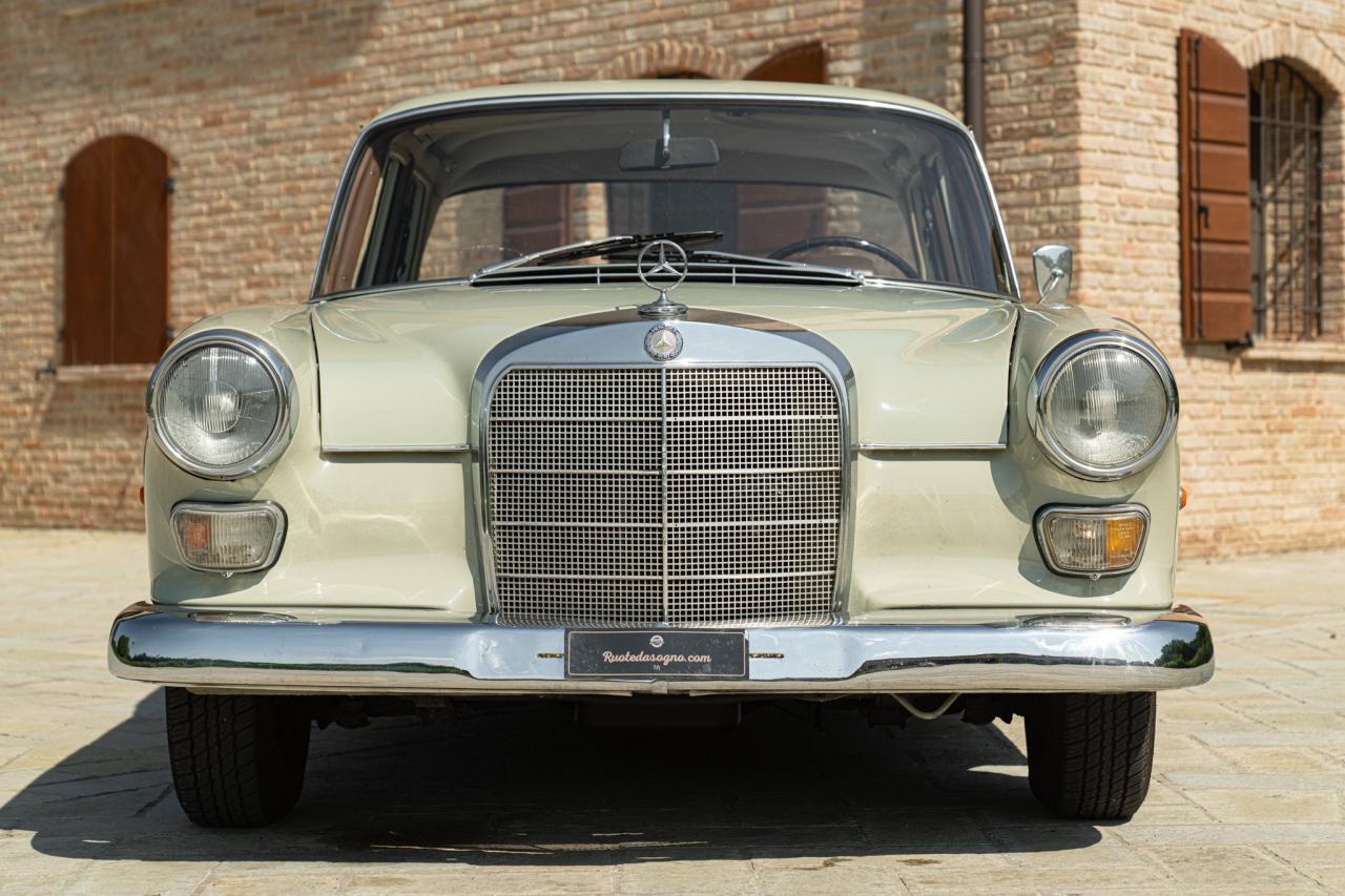 1966 Mercedes - Benz 200 CODINE