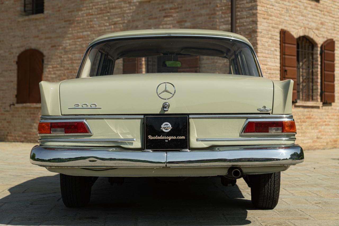 1966 Mercedes - Benz 200 CODINE