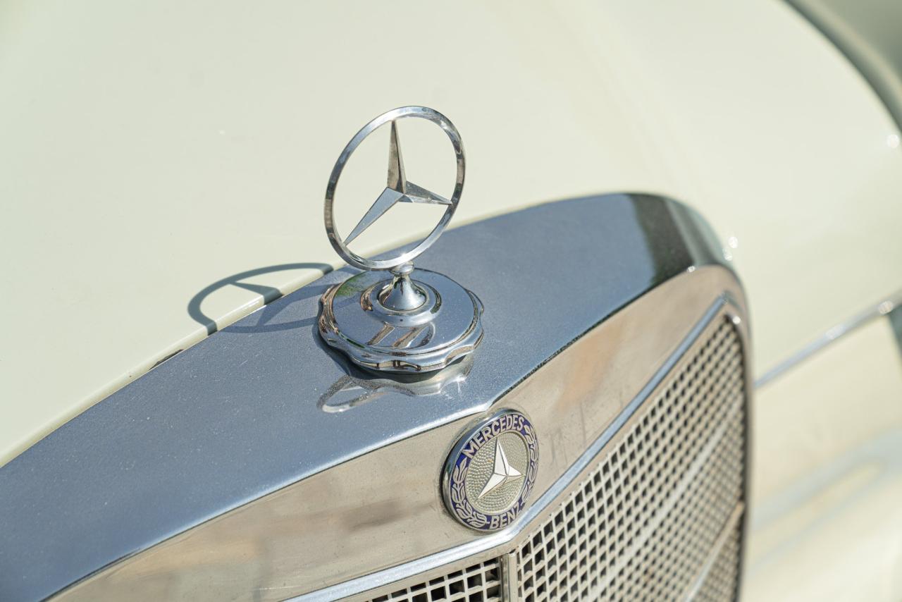 1966 Mercedes - Benz 200 CODINE