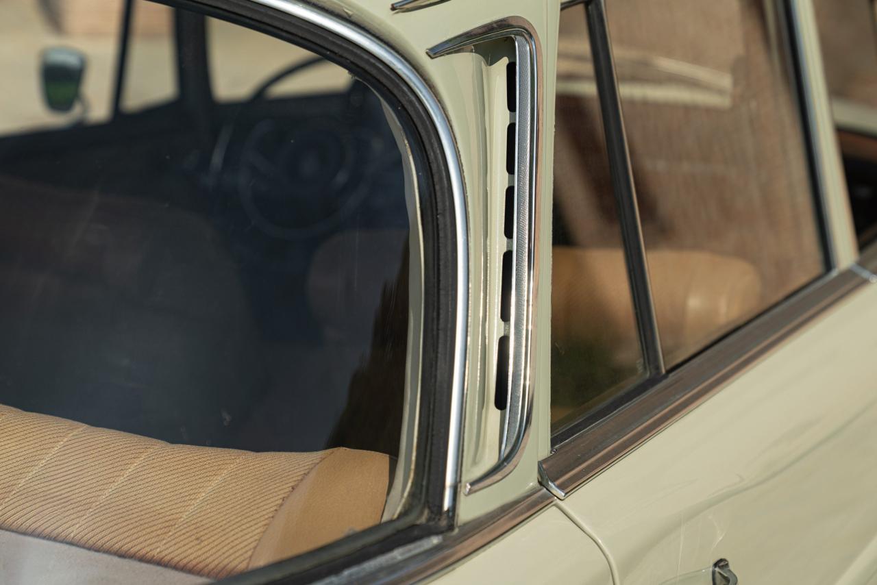 1966 Mercedes - Benz 200 CODINE