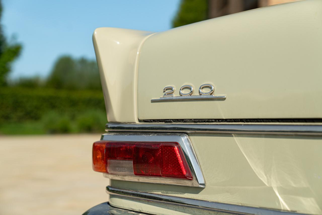 1966 Mercedes - Benz 200 CODINE