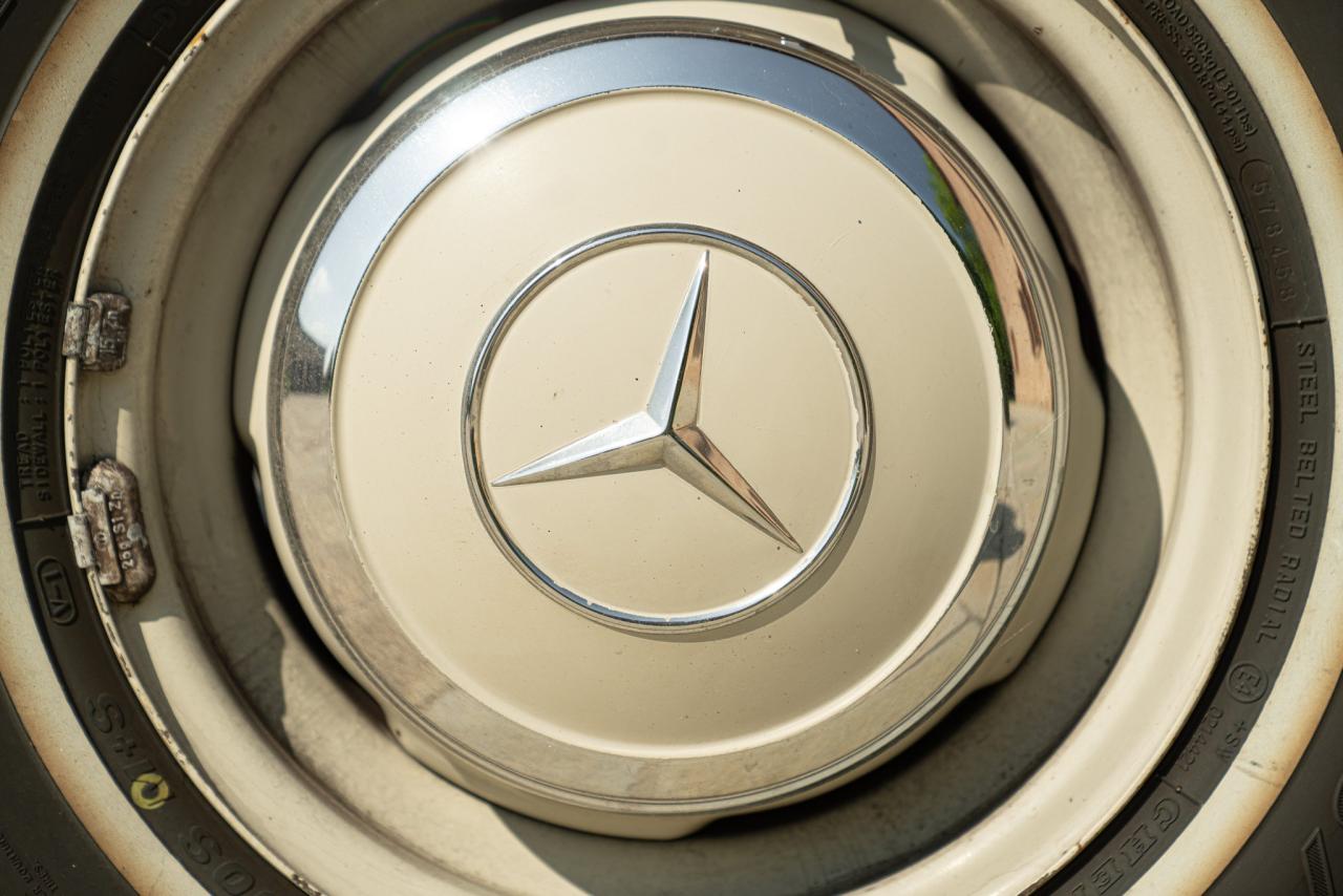 1966 Mercedes - Benz 200 CODINE